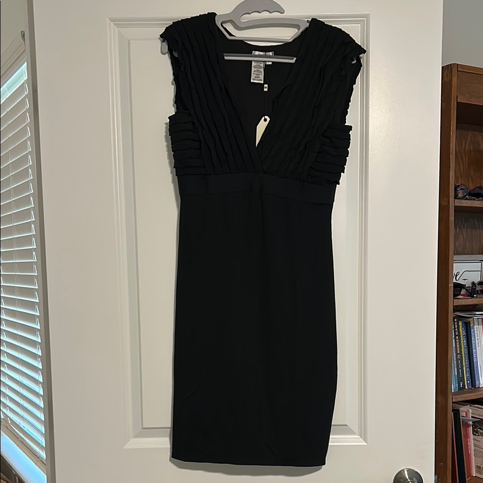 Sophie Max Black Sheath Mini Dress Sleeveless V-Neck
